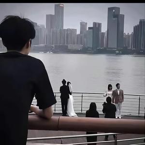 小五聊球球 头像