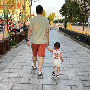 八脚酱（35岁开始沪漂） 头像