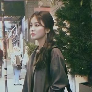 福宝看人间 头像