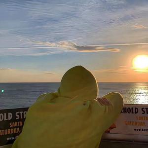 年想看海(休年假） 头像