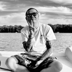 飞行员草字头 头像