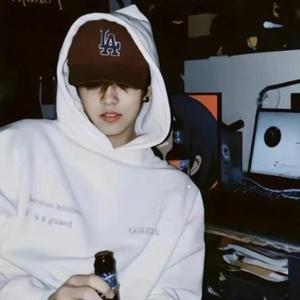 自由山丘aHW 头像