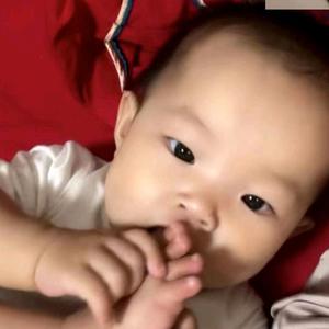 快乐雪花只一回 头像