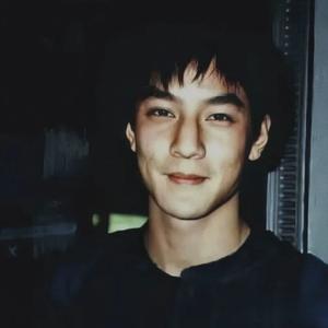 七安看世界i 头像