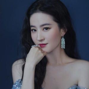 柚柚看世界 头像