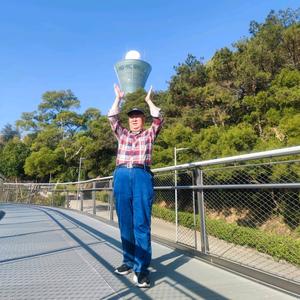 兰州南下防城港，今天参观了网红簕山古渔村，赶海拾贝的人很多 - 今日头条