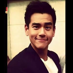 于山顶俯瞰尘世的智者 头像