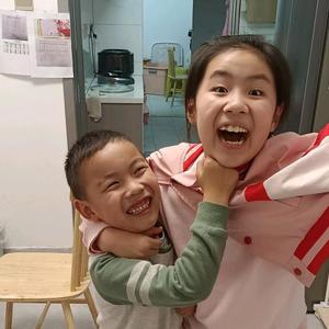 疯狂姐弟家 头像