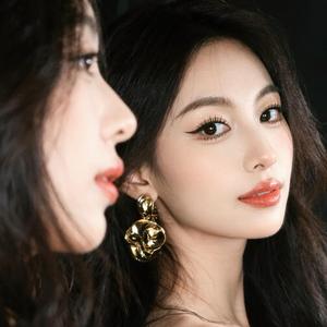 小张在纠结 头像