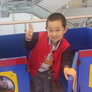 亮力而行科技说 头像