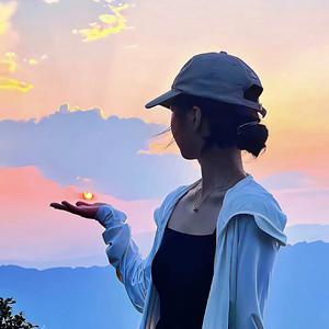 看过人间月色 头像