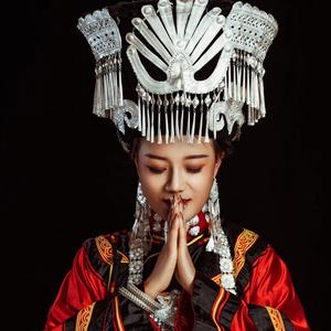 彝族姑娘在天津 头像