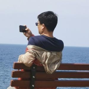 月夜隔窗听雨 头像