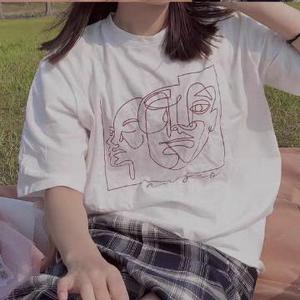 财经女超人 头像