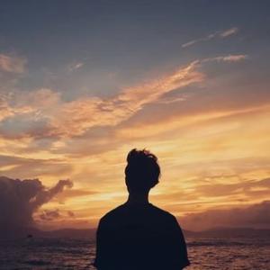 一梦三四年叶 头像