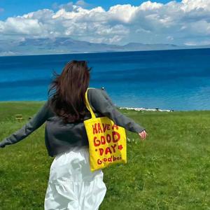 一颗小月亮 头像