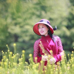 小荷的拍照和搭配 头像