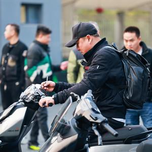 爱溜车的大魏 头像