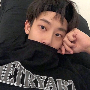 @轩轩逸晨 头像