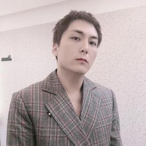 阿龙暴富9999 头像