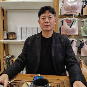 做内衣的宝爸老小强 头像