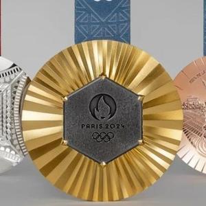 浇路灬木子丷 头像