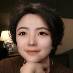 中央美院刘沐心 头像