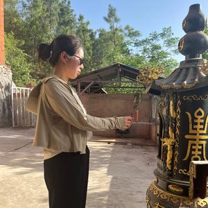 小明不努力了 头像