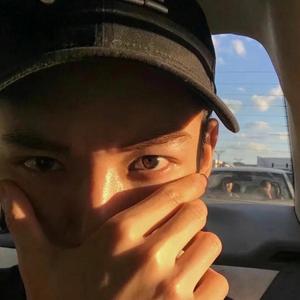 小晨论天下 头像