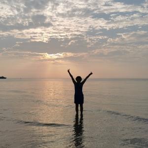 开朗大方爱自由的英子 头像