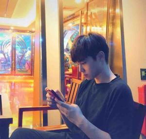 疯寒不会钞能力 头像