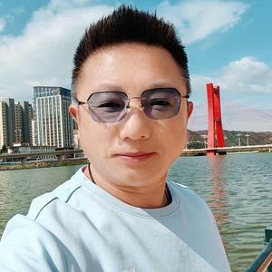 钢哥观世界 头像