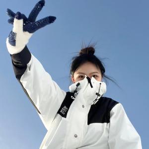 爱八卦的君言柒 头像