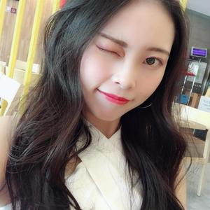 随意tina 头像