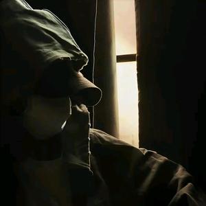 森晚在拍照 头像