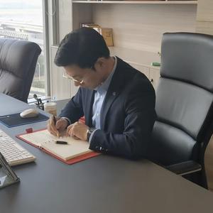 波哥居间 头像