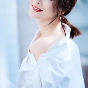 风中摇曳的黑发 头像