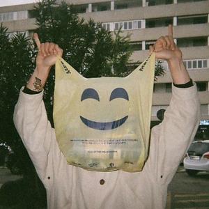爱吃香菜的君然 头像