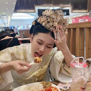 吃喝玩乐邱邱 头像