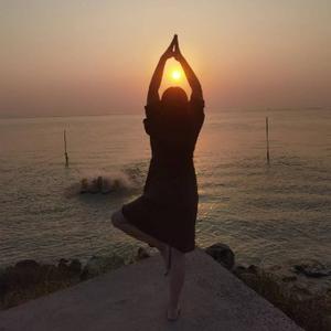 一条倒立的鱼 头像