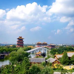 雪中从容走脚印 头像